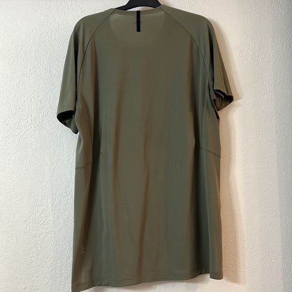 Lululemon - Picture 2 of 3